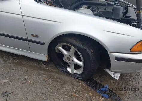 1999 BMW 528I z USA, uszkodzony, nr VIN WBADM5341XBY16910